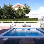 Seaside Serenity Rosé With Pool, 150m From Sea Appartamento *