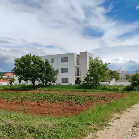 Апартаменты Seaside Serenity 