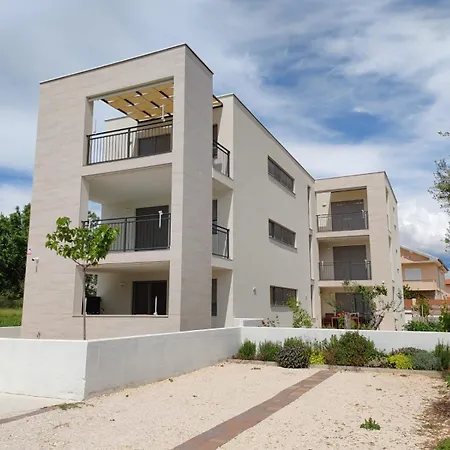Seaside Serenity Rose Apartment *